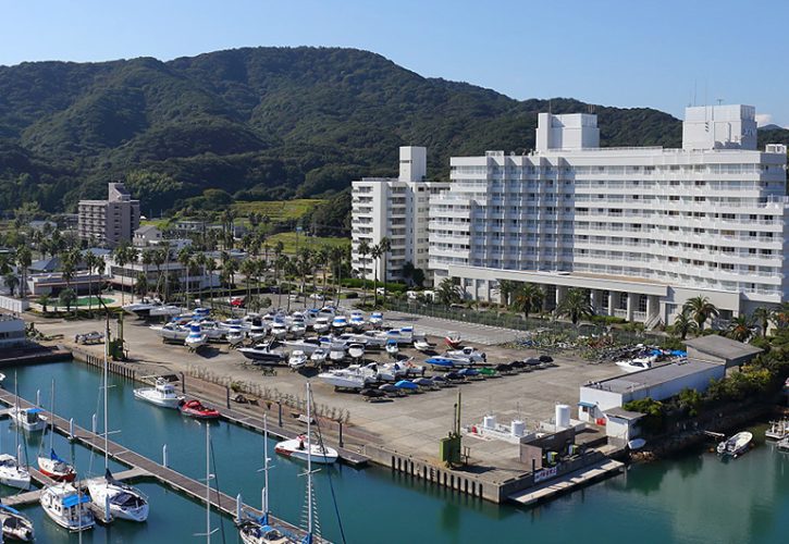 【綺麗な寮】【オーシャンビューなホテル】【仲間たくさん】淡路島を代表する大規模グループ大量募集！派遣社員もたくさんの現場です！